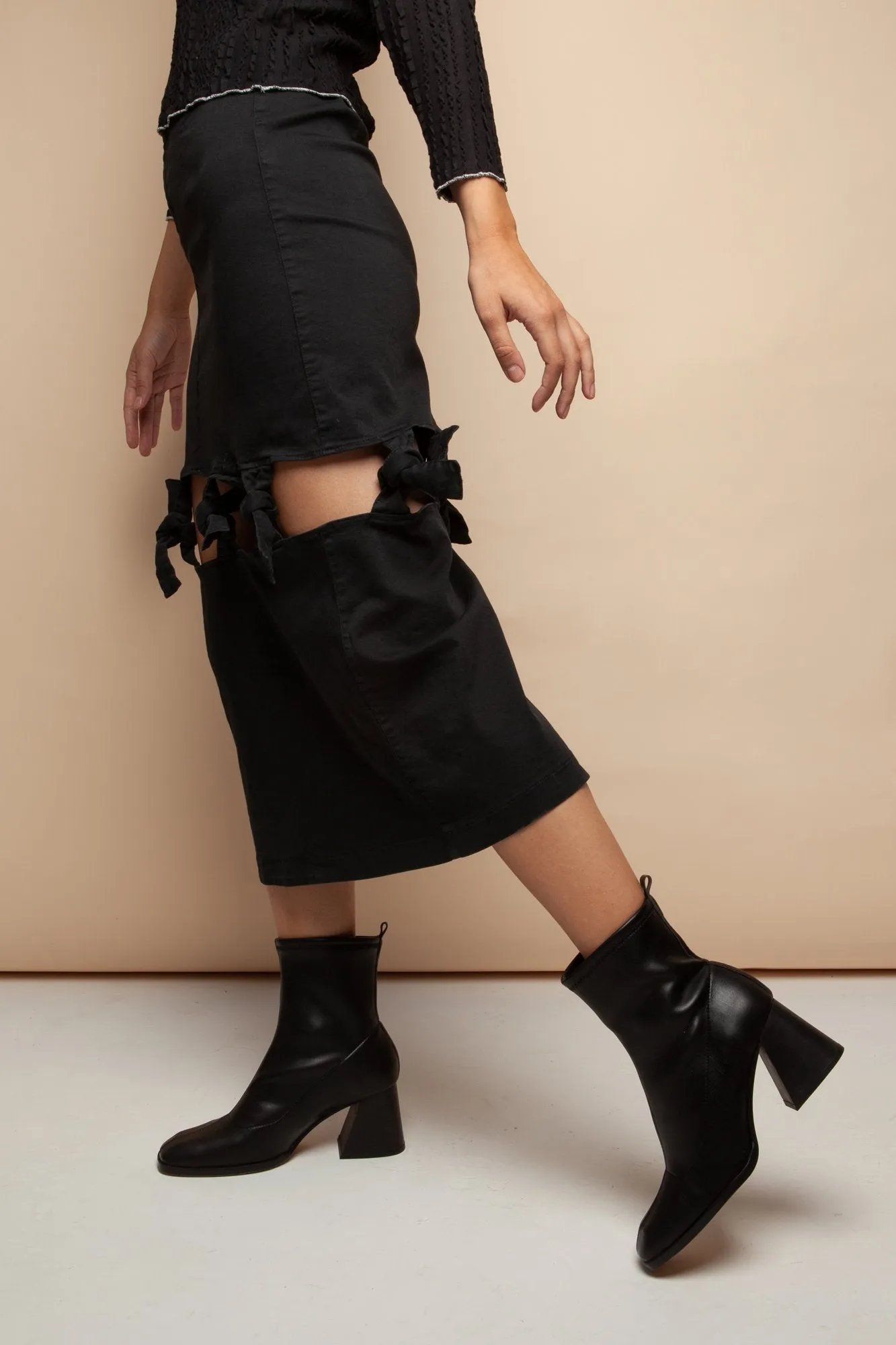 emine skirt black <br> by Signe