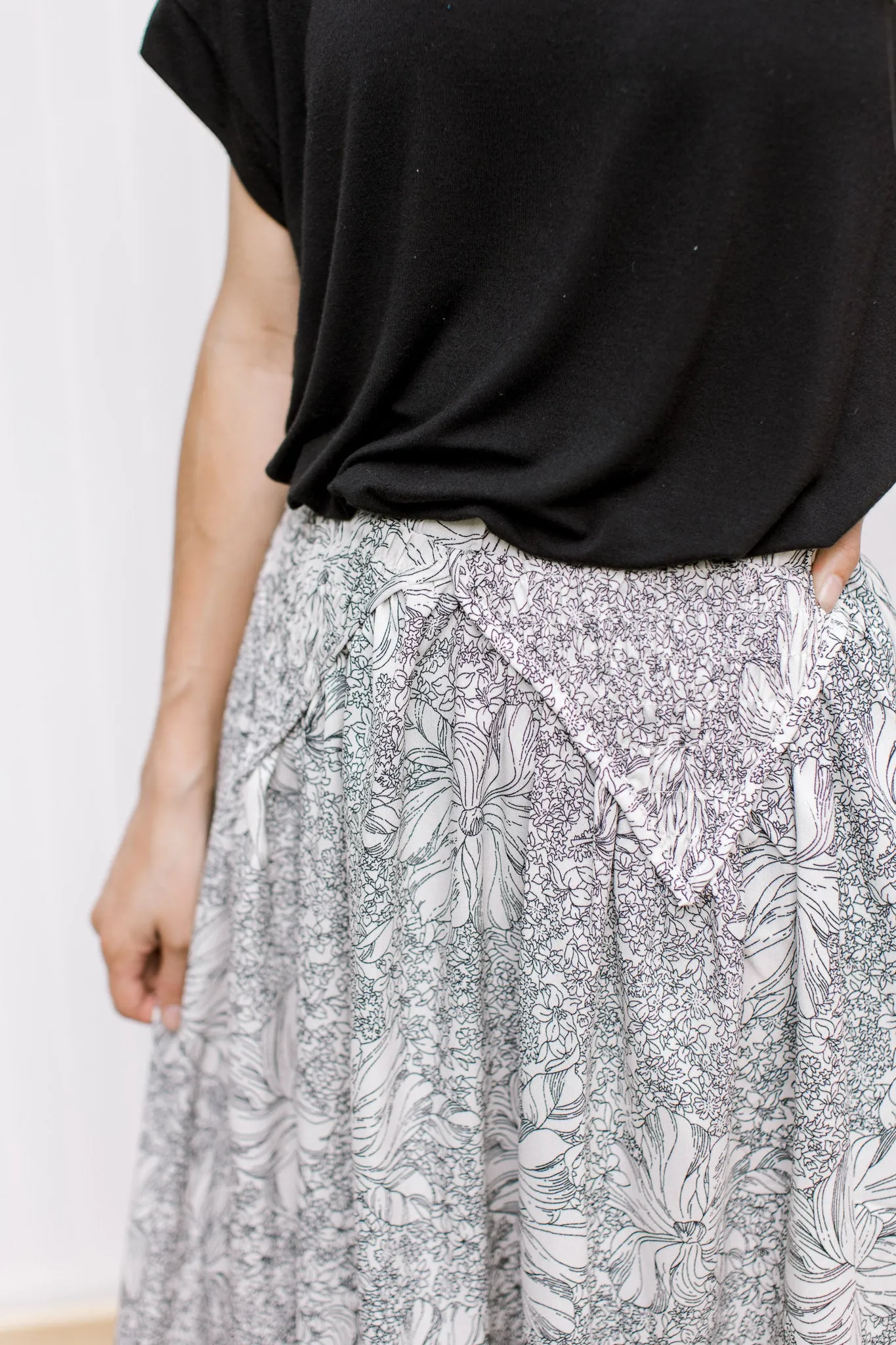 Ivory Black Graphic Skirt