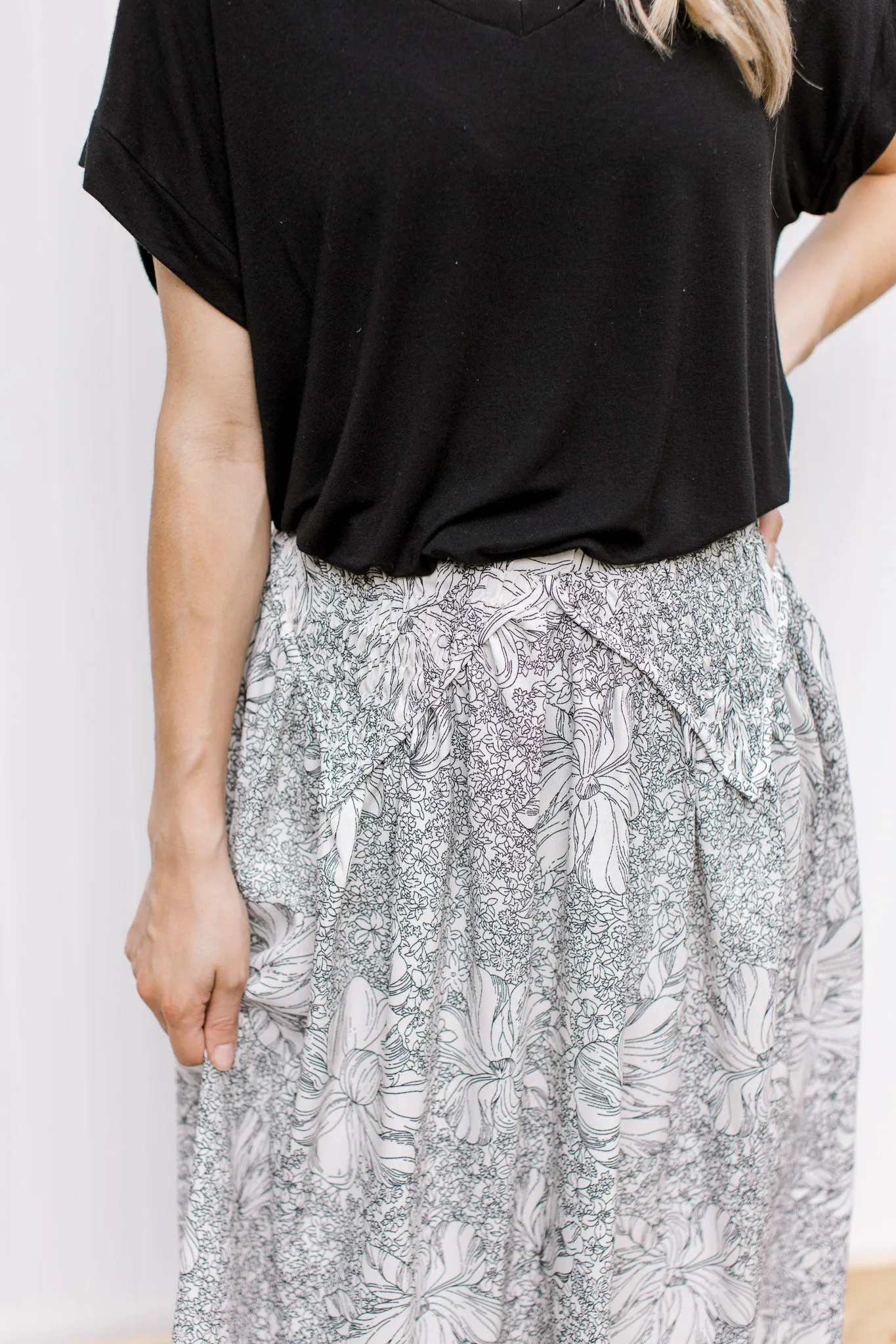 Ivory Black Graphic Skirt