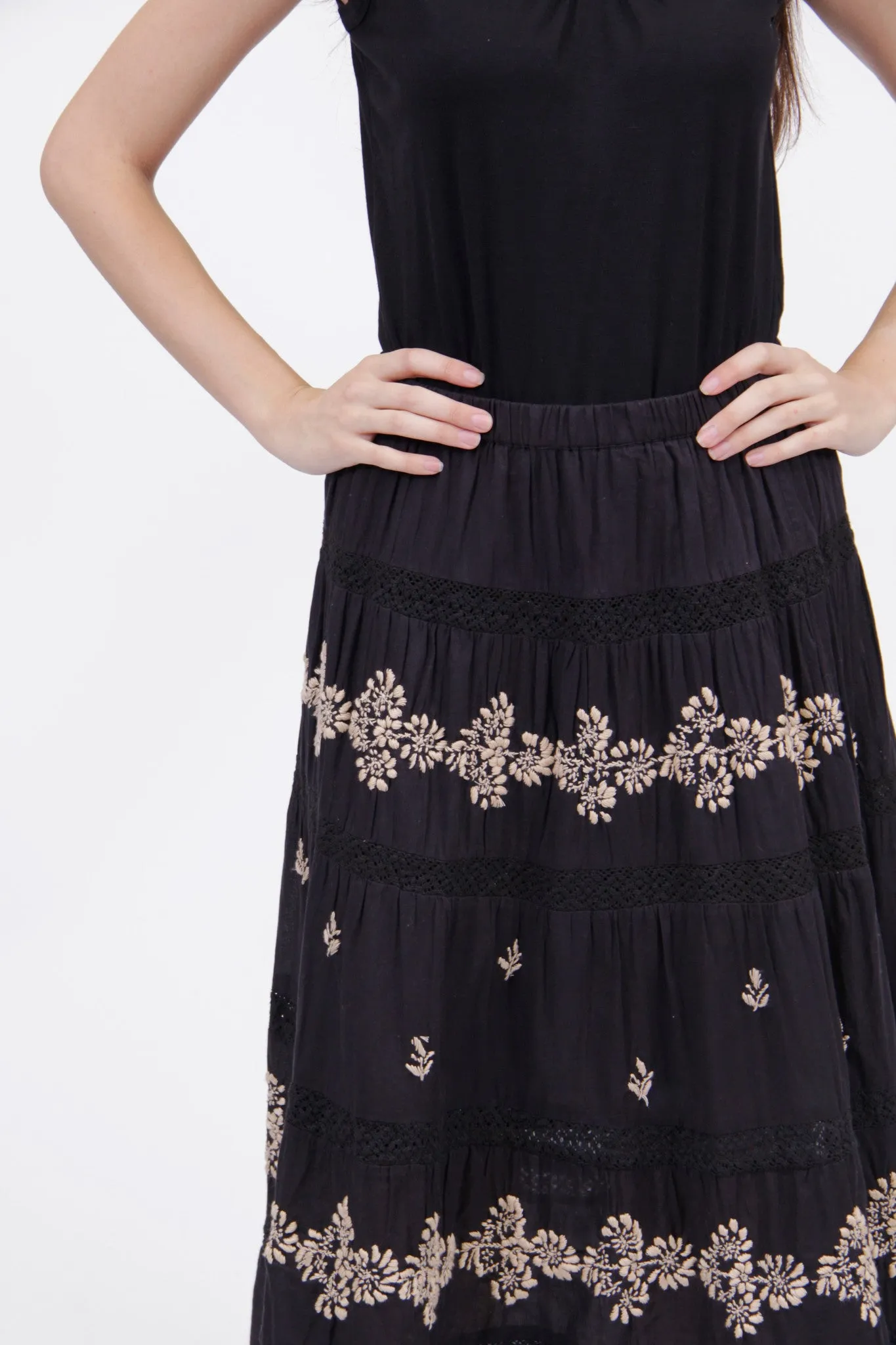 La Cera Embroidered Detail Peasant Skirt